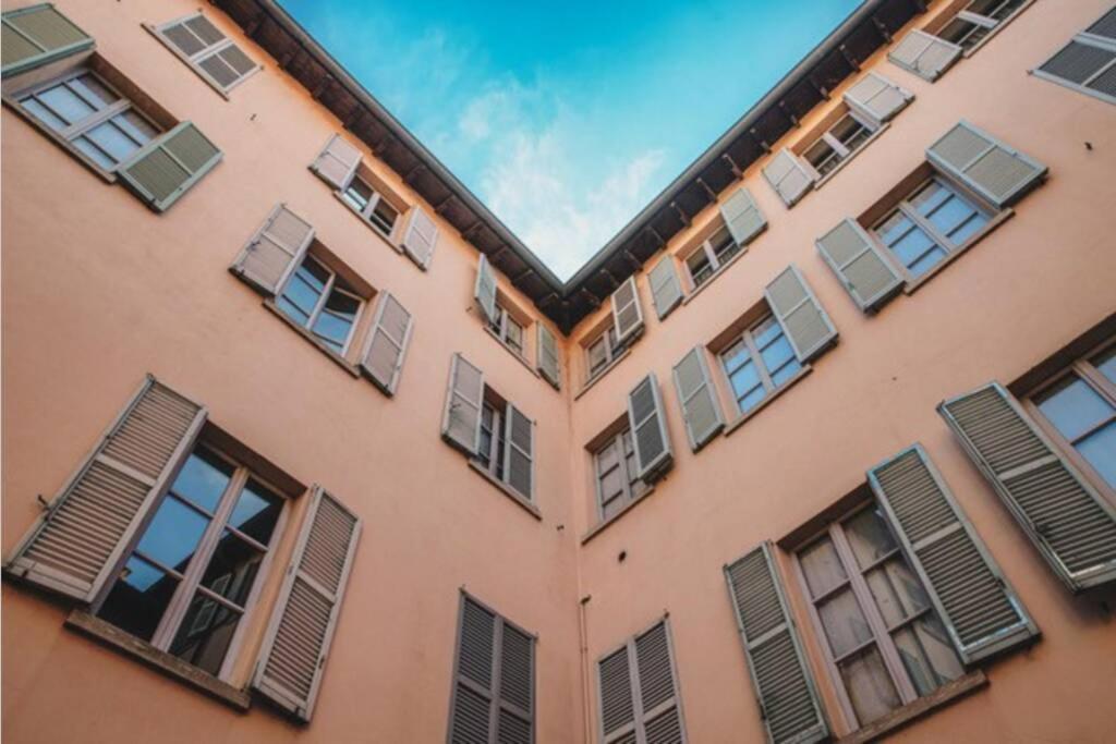 La Corte Di Costantino-Downtown Como Bagian luar foto